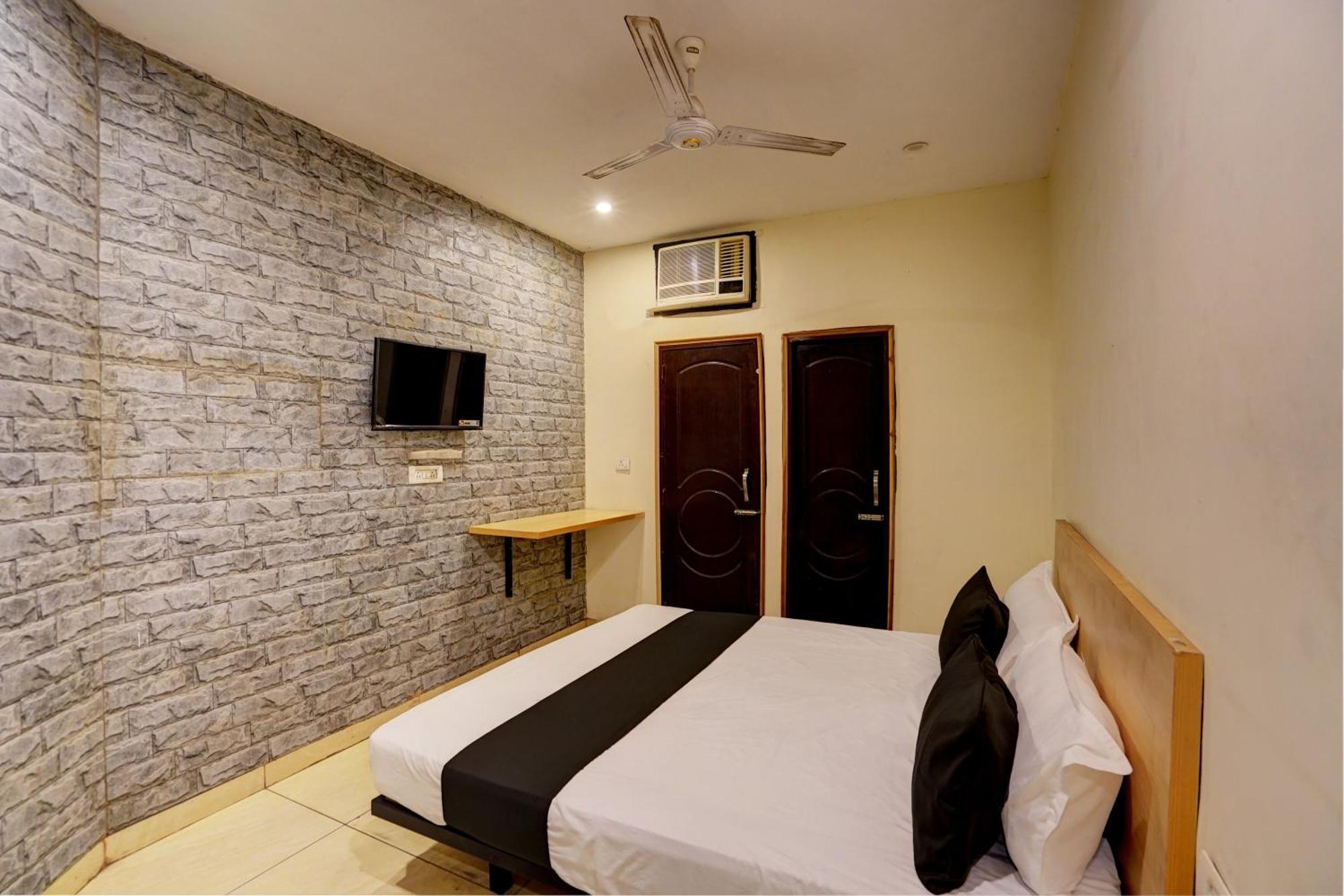 Hotel O Blue Vibes Meerut Exterior foto