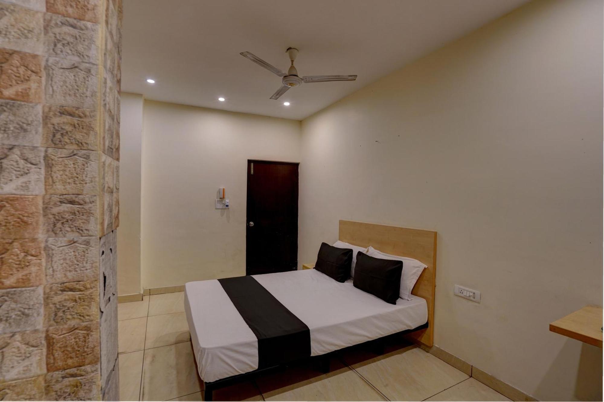 Hotel O Blue Vibes Meerut Exterior foto