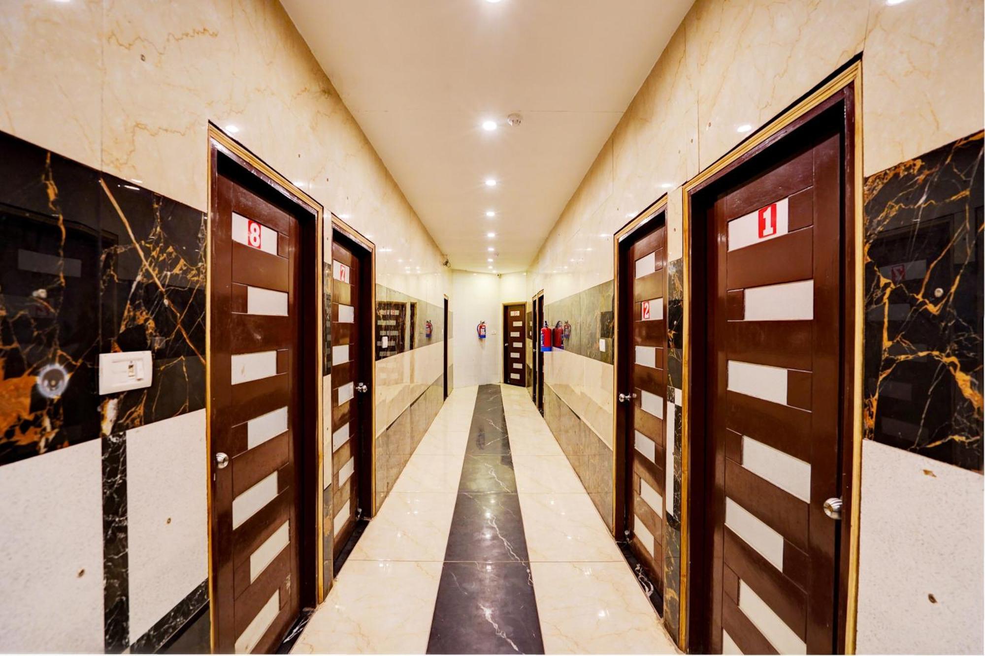 Hotel O Blue Vibes Meerut Exterior foto